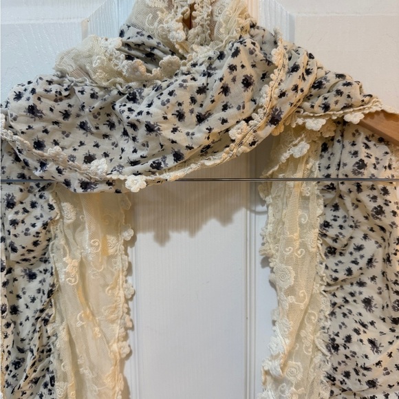 Frenchi Cream Black Lavender Summer Floral Lace Crochet Scarf - Picture 2 of 6